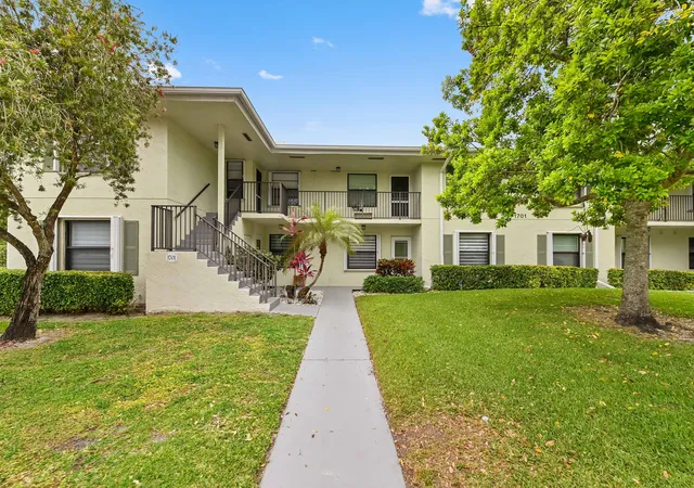 Homes for sale in Palm Beach Gardens, FL | 1701 Sabal Ridge Cir #B, Palm Beach Gardens, FL 33418 | MLS# B26019502