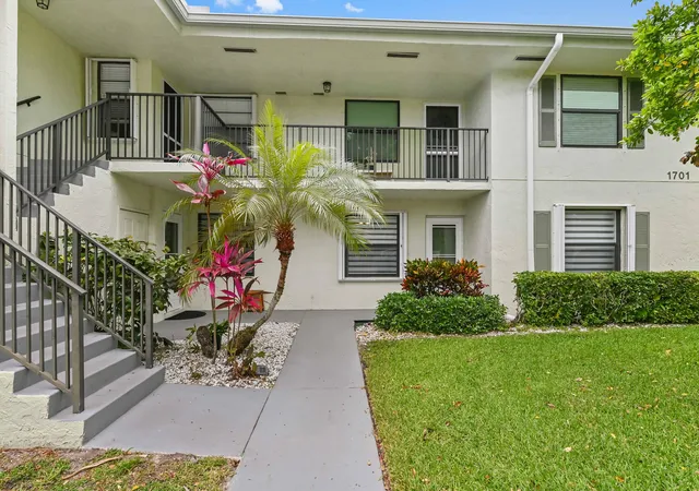 Homes for sale in Palm Beach Gardens, FL | 1701 Sabal Ridge Cir #B, Palm Beach Gardens, FL 33418 | MLS# B26019502