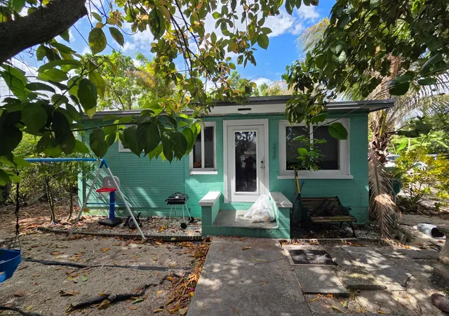 Homes for sale in Florida City, FL | 238 Sw 1st St, Florida City, FL 33034 | MLS# B26019513