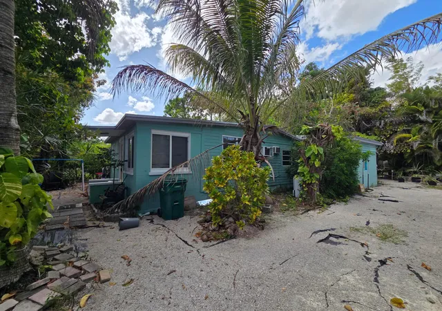 Homes for sale in Florida City, FL | 238 Sw 1St St, Florida City, FL 33034 | MLS# B26019513