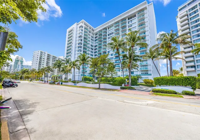 Homes for sale in Miami Beach, FL | 1000 West Ave #702, Miami Beach, FL 33139 | MLS# A12006925