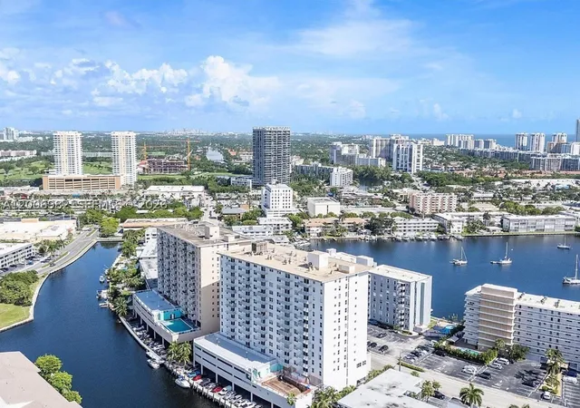 Listing Photo 4 - Condo for sale in building located at 427 Golden Isles Dr, Hallandale Beach, FL 33009 - Unit #7J