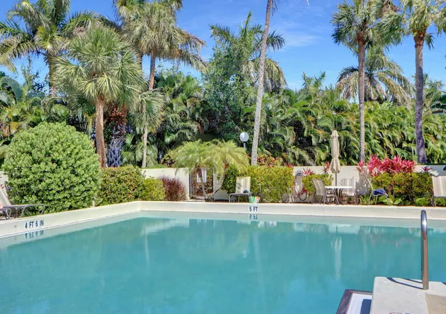 Homes for sale in West Palm Beach, FL | 3000 Presidential Way, West Palm Beach, FL 33401 | Houzeo