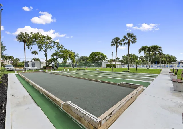 41st image of 1177 S Dr Cir #B, Delray Beach, FL 33445 | MLS# B26019686