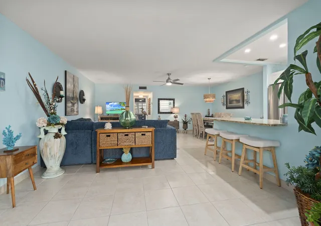 4th image of 1177 S Dr Cir #B, Delray Beach, FL 33445 | MLS# B26019686
