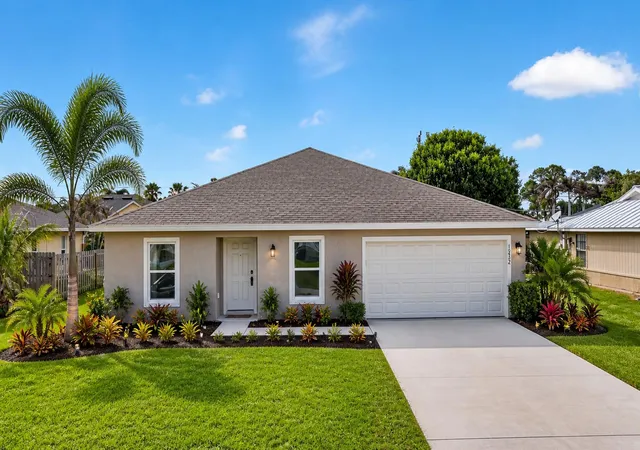 Homes for sale in Port St Lucie, FL | 1932 Sw Lennox St, Port St Lucie, FL 34953 | MLS# B26019904