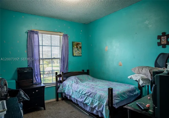 Photo 4 of Single family home for sale at 6924 Holly Creek Rd, Orlando, FL 32798 | MLS# A12007392 | Listing updated on 2026-04-25