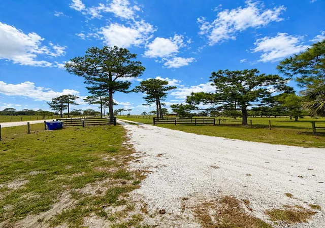 3rd image of 1075 Sw Rucks Dairy Rd, Okeechobee, FL 34974 | MLS# B26019972