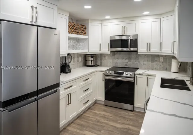 Photo 3 of Condo for sale at 1600 S Ocean Dr #17D, Hollywood, FL 33019 | MLS# A12007555 | Listing updated on 2026-10-08
