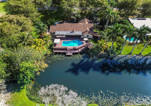 Photo 1 of Single family home for sale at 10651 Sw 27Th St, Davie, FL 33328 | MLS# A12007482 | Listing updated on 2026-10-06