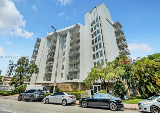 Homes for sale in Miami Beach, FL | 6801 Indian Creek Dr #304, Miami Beach, FL 33141 | MLS# A12007607