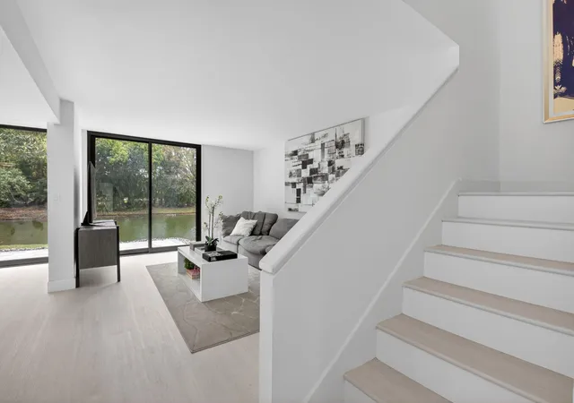 3rd image of 3708 Bridgewood Dr, Boca Raton, FL 33434 | MLS# B26020173