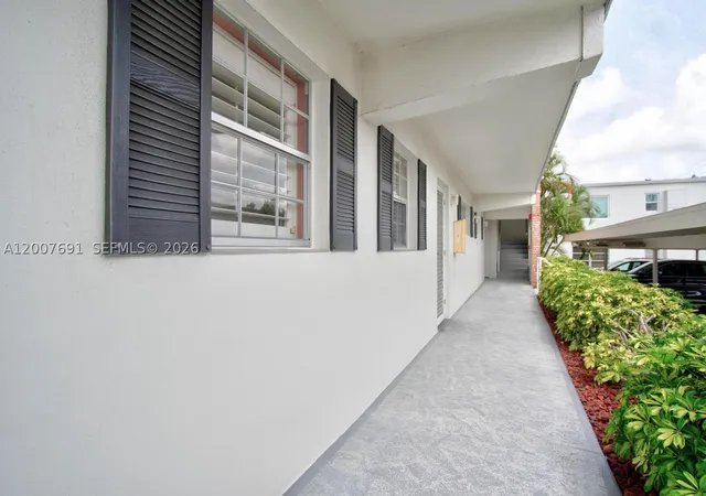 5th image of 1900 Alamanda #108, Naples, FL 34102 | MLS# A12007691