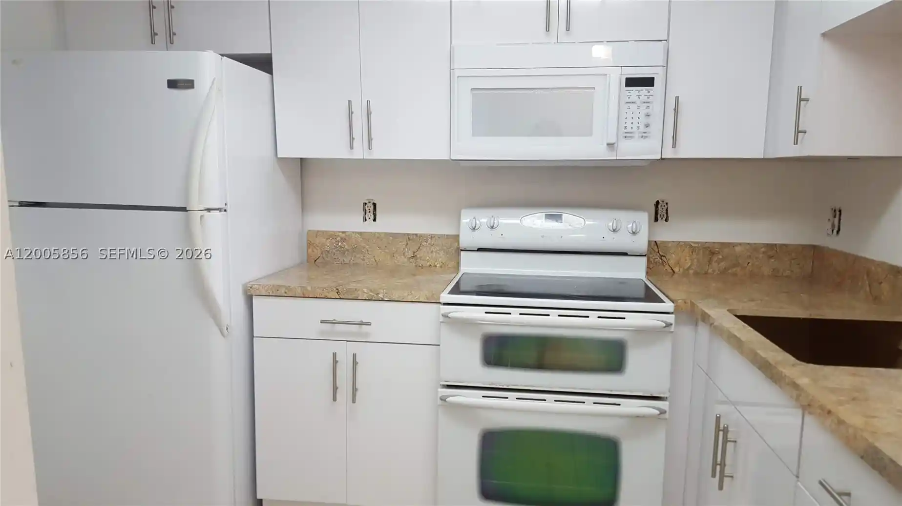 Listing Photo 1 - Condo for sale in Point South Condo located at 19701 Sw 114Th Ave, Miami, FL 33157 - Unit #266