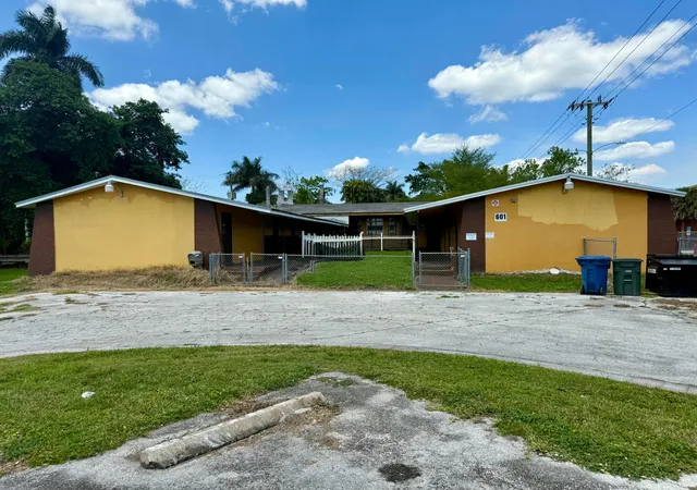 1st image of 601 W Canal St St N, Belle Glade, FL 33430 | MLS# B26020319
