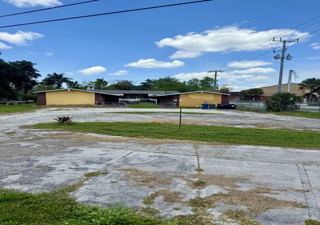 2nd image of 601 W Canal St St N, Belle Glade, FL 33430 | MLS# B26020319