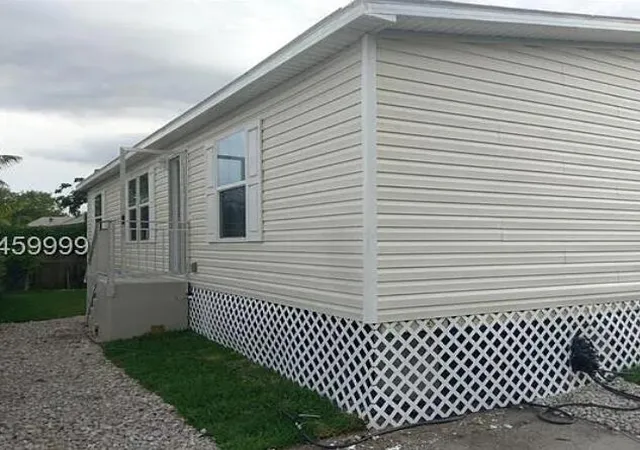 4th image of 13560 Sw 7Th Pl, Davie, FL 33325 | MLS# B26020329