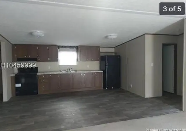 5th image of 13560 Sw 7Th Pl, Davie, FL 33325 | MLS# B26020329