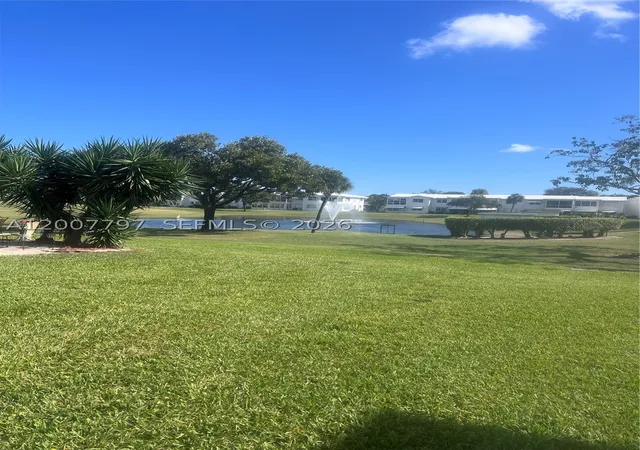 Listing Photo 5 - Condo for sale in building located at 2501 W Golf Blvd, Pompano Beach, FL 33064 - Unit #128