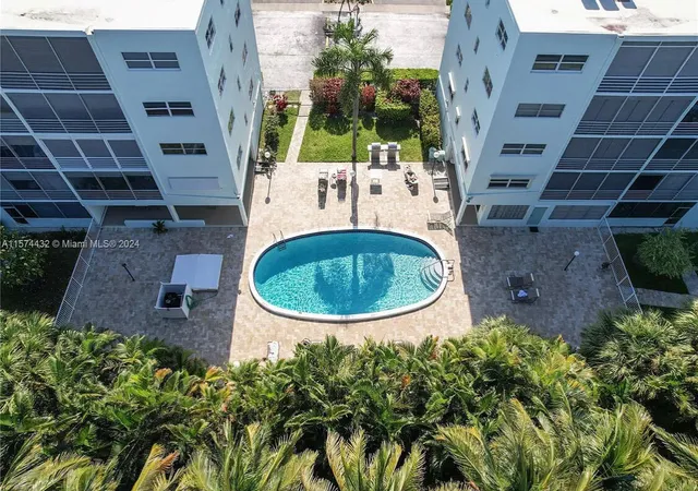 2nd image of 700 Ne 14th Ave Ne #404, Hallandale Beach, FL 33009 | MLS# B26020376