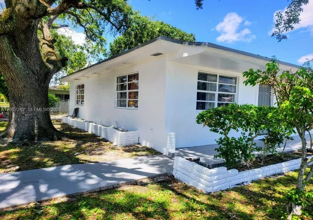 1st image of 2099 Ne 172 St, North Miami Beach, FL 33162 | MLS# A12007262