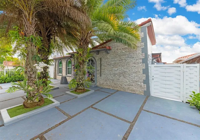 3rd image of 1870 Nw 32Nd Ave, Miami, FL 33125 | MLS# A12006708