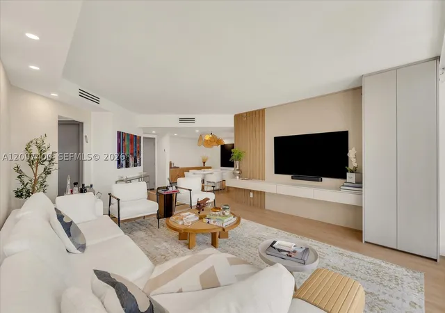 Photo 2 of Condo for sale at 3640 Yacht Club Dr #310, Aventura, FL 33180 | MLS# A12007400 | Listing updated on 2026-10-04