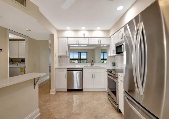 4th image of 14460 Strathmore Ln #807, Delray Beach, FL 33446 | MLS# B26020508