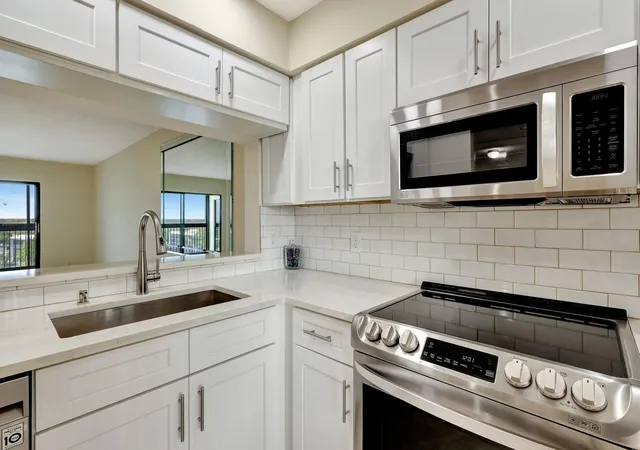 5th image of 14460 Strathmore Ln #807, Delray Beach, FL 33446 | MLS# B26020508