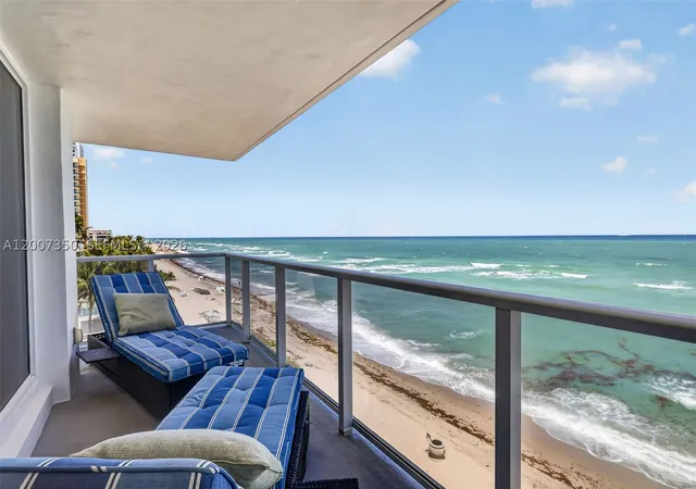 Listing Photo 2 - Condo for sale in building located at 2751 S Ocean Dr, Hollywood, FL 33019 - Unit #504S