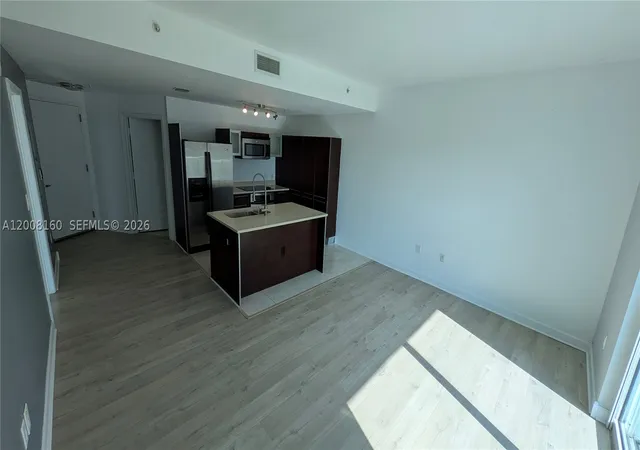 Photo 2 of Condo for sale at 1900 N Bayshore Dr #4007, Miami, FL 33132 | MLS# A12008160 | Listing updated on 2026-09-30