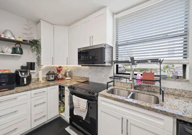 Homes for sale in Coral Springs, FL | 8421 Forest Hls Dr, Coral Springs, FL 33065