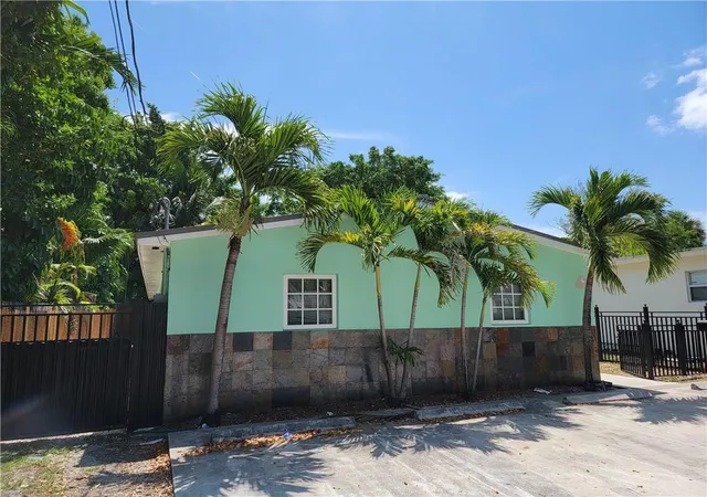 2nd image of 1010 Nw 3rd Ave, Hallandale Beach, FL 33009 | MLS# B26020657