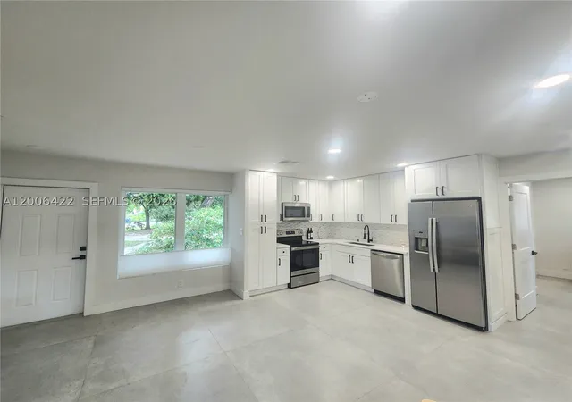 Photo 3 of Single family home for sale at 141 Ne 30th St, Wilton Manors, FL 33334 | MLS# A12006422 | Listing updated on 2026-08-19
