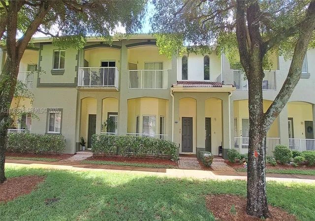 Photo 2 of Townhouse for sale at 1978 Se 23rd Ter, Homestead, FL 33035 | MLS# A12008316 | Listing updated on 2026-05-19