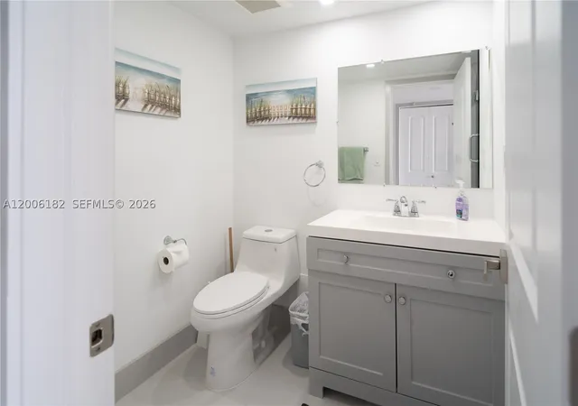 3rd image of 19707 Turnberry Way #18C, Aventura, FL 33180 | MLS# A12006182