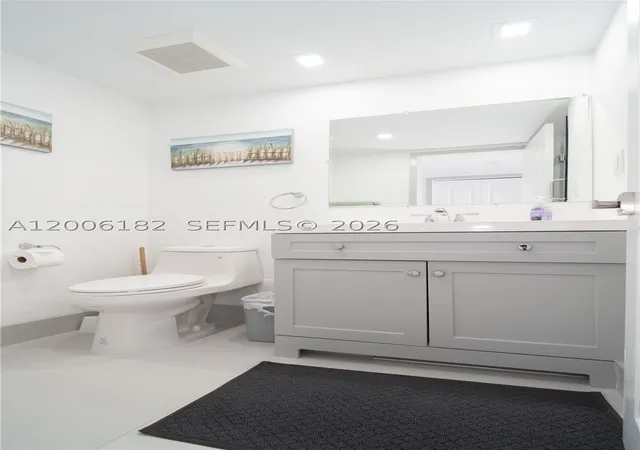 4th image of 19707 Turnberry Way #18C, Aventura, FL 33180 | MLS# A12006182