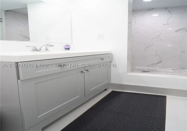 5th image of 19707 Turnberry Way #18C, Aventura, FL 33180 | MLS# A12006182