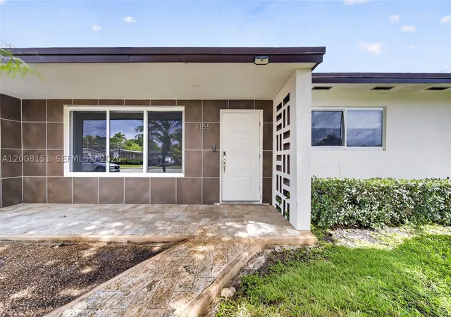 4th image of 1155 Ne 184Th St, Miami, FL 33179 | MLS# A12008151