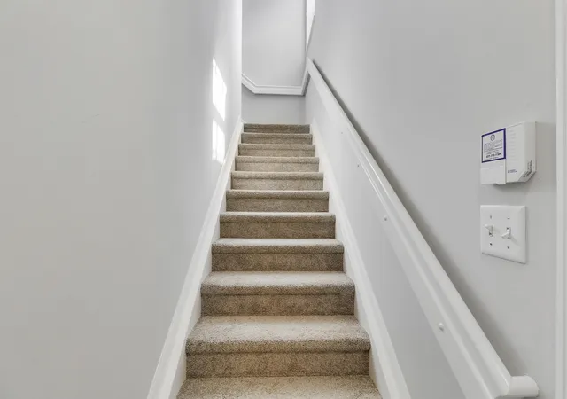 3rd image of 104 Lighthouse Cir #H, Tequesta, FL 33469 | MLS# B26020883