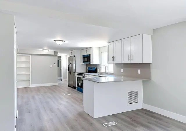 5th image of 2611 E Marina Dr, Dania Beach, FL 33312 | MLS# B26020907