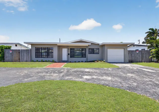 1st image of 4807 Ne 18th Ave, Oakland Park, FL 33334 | MLS# B26020915