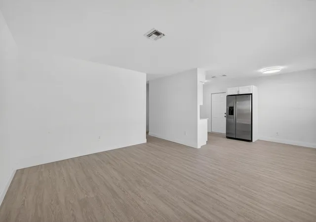 2nd image of 4807 Ne 18th Ave, Oakland Park, FL 33334 | MLS# B26020915