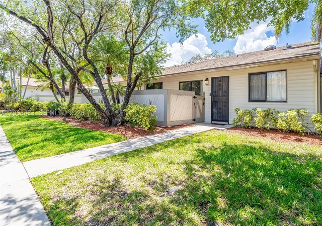 Photo 3 of Condo for sale at 9804 Nw 37th St #3E, Sunrise, FL 33351 | MLS# A12008433 | Listing updated on 2026-10-08