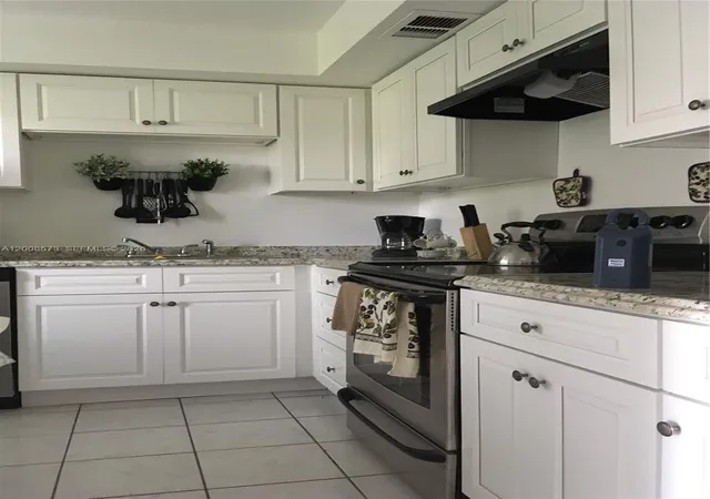 Homes for sale in West Palm Beach, FL | 3050 Presidential Way #101, West Palm Beach, FL 33401 | MLS# A12008573