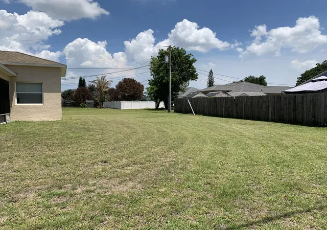 Homes for sale in Port St Lucie, FL | 892 Sw Duncan Ter, Port St Lucie, FL 34953 | MLS# B26021083