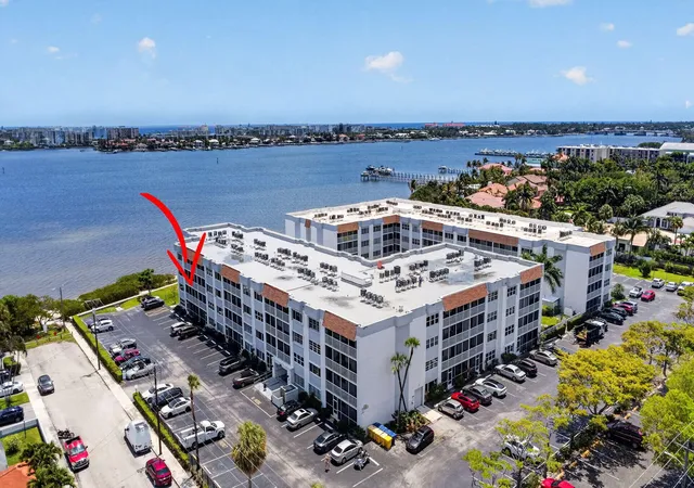 2nd image of 1502 S Lakeside Dr, Lake Worth Beach, FL 33460