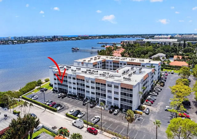 3rd image of 1502 S Lakeside Dr, Lake Worth Beach, FL 33460
