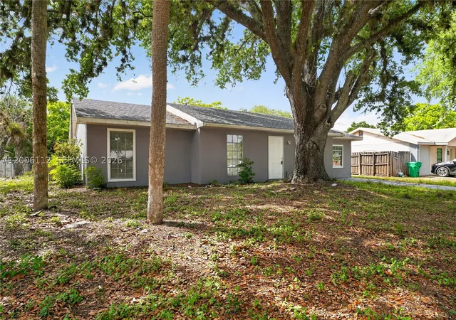 2nd image of 4030 School Cir, La Belle, FL 33935 | MLS# A12006112