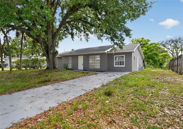 Photo 3 of Single family home for sale at 4030 School Cir, Labelle, FL 33935 | MLS# A12006112 | Listing updated on 2026-06-27